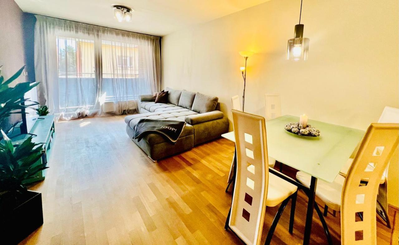 Luxury Apartment In Prague And Free Parking المظهر الخارجي الصورة