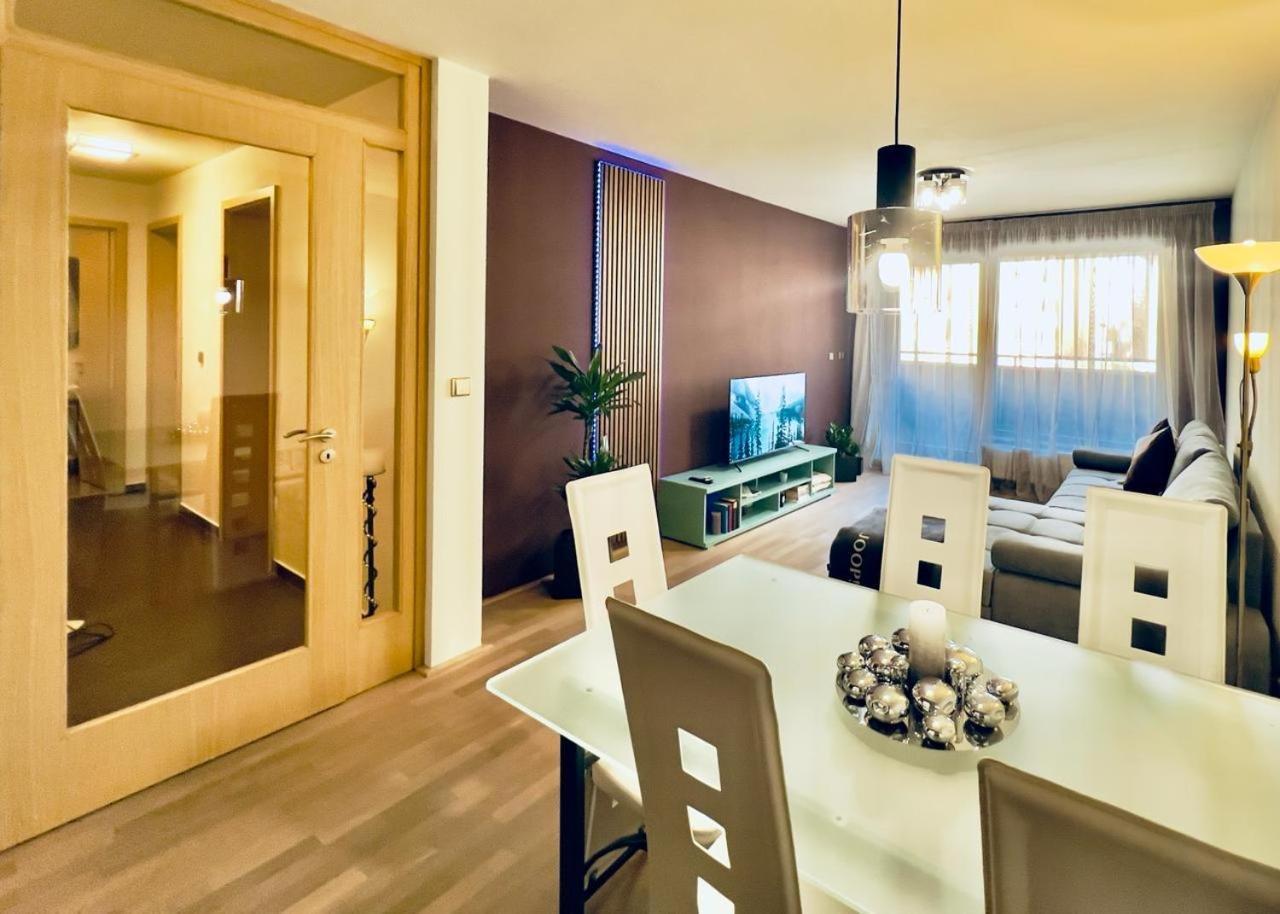 Luxury Apartment In Prague And Free Parking المظهر الخارجي الصورة